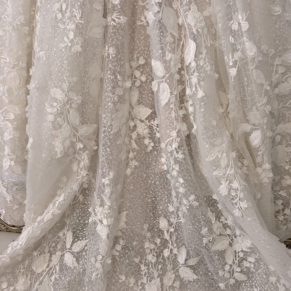 Jane Hill Clover Sample Gown - Picture 11 of 14